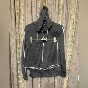 Feathers Gray w/ White Contrast Stripes Short & Full Zip Jacket Set Size Small
